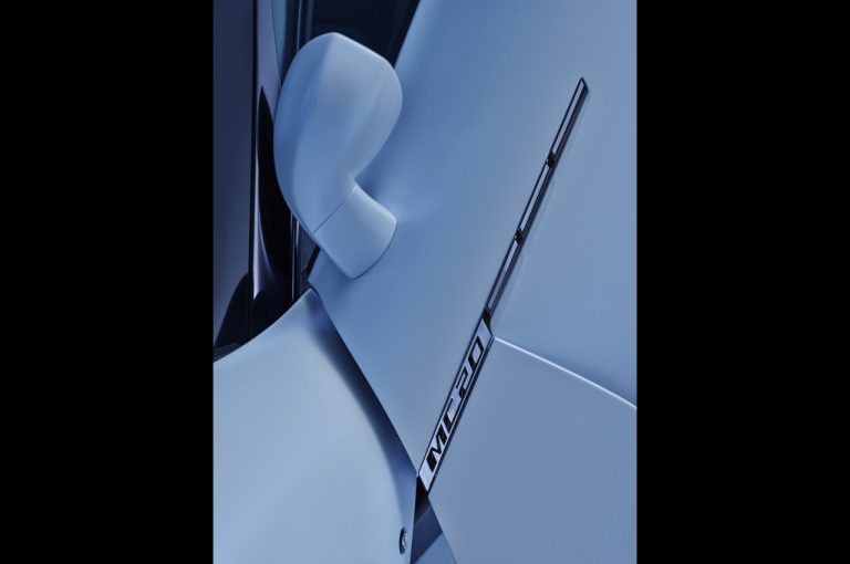 Maserati MC20: immagini ufficiali