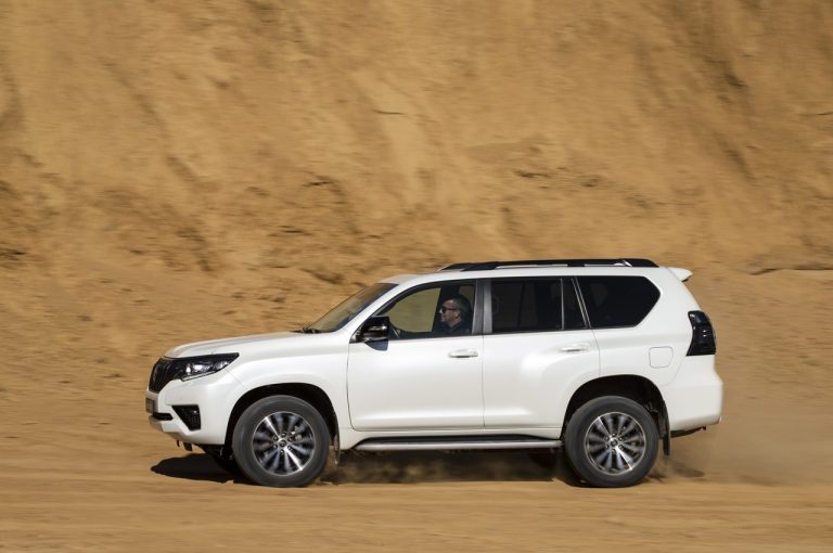 Toyota Land Cruiser 2021: immagini ufficiali