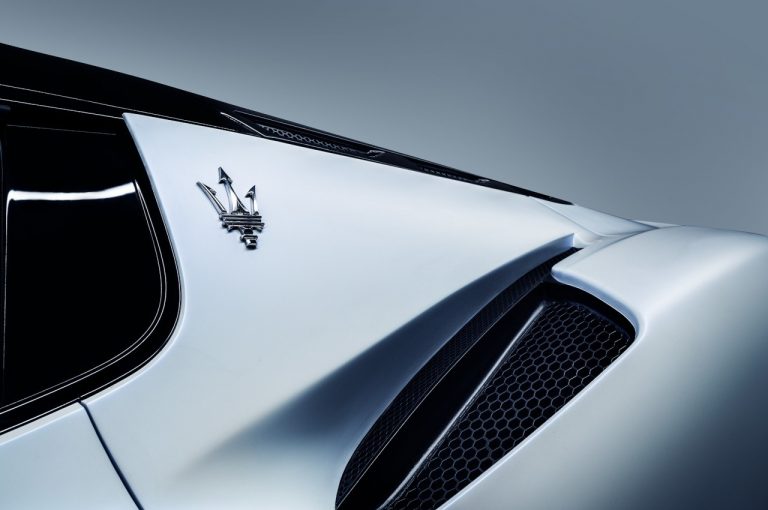 Maserati MC20: immagini ufficiali