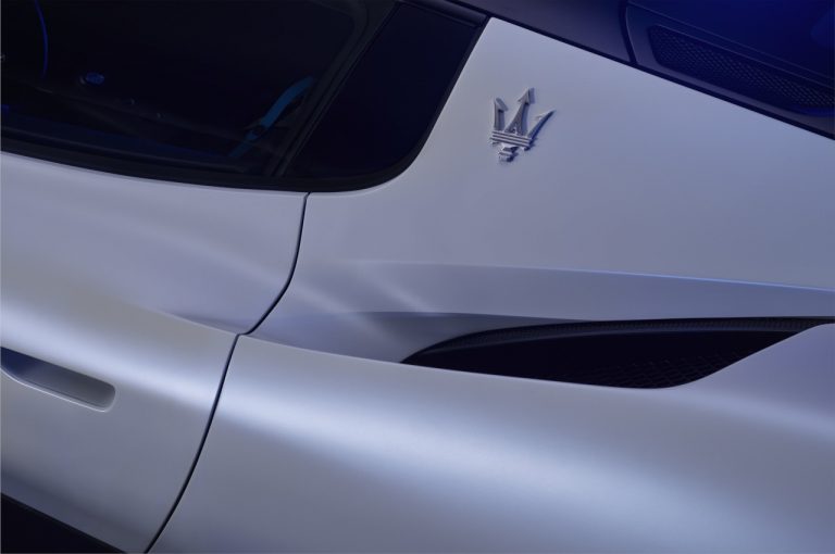 Maserati MC20: immagini ufficiali