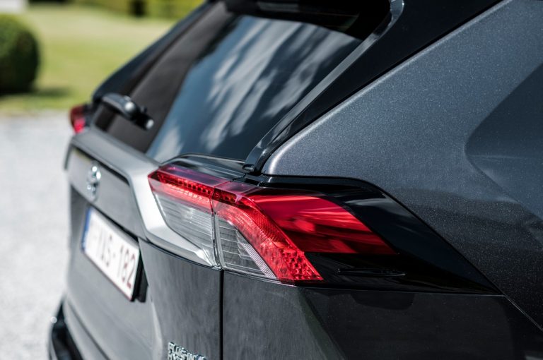 Toyota Rav4 Plug-in Hybrid 2021: immagini ufficiali