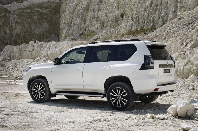 Toyota Land Cruiser 2021: immagini ufficiali