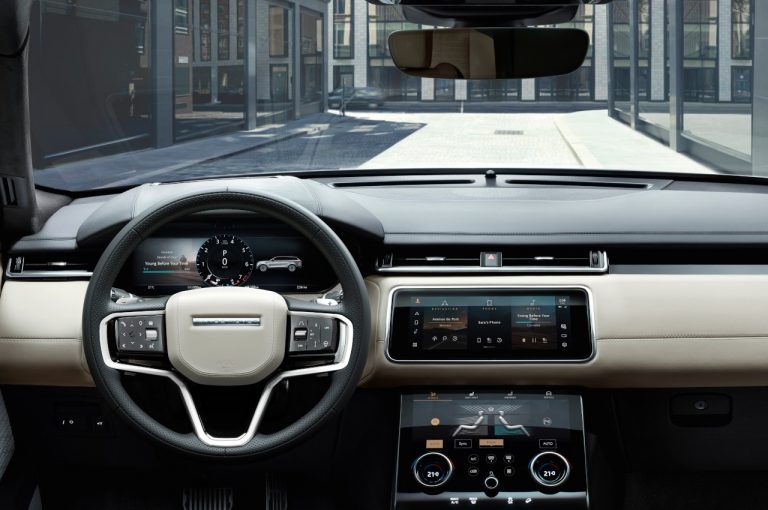 Range Rover Velar 2021: immagini ufficiali