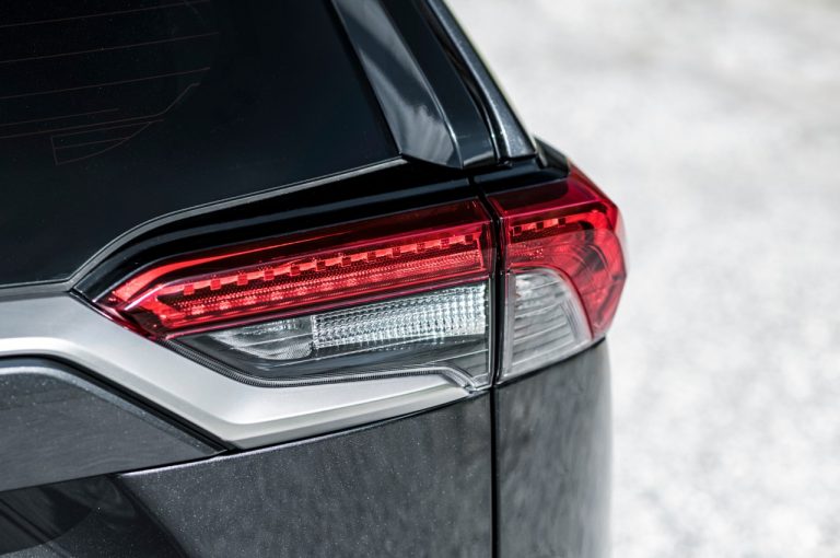 Toyota Rav4 Plug-in Hybrid 2021: immagini ufficiali