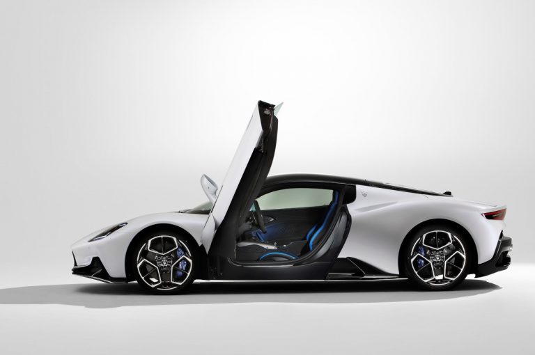 Maserati MC20: immagini ufficiali