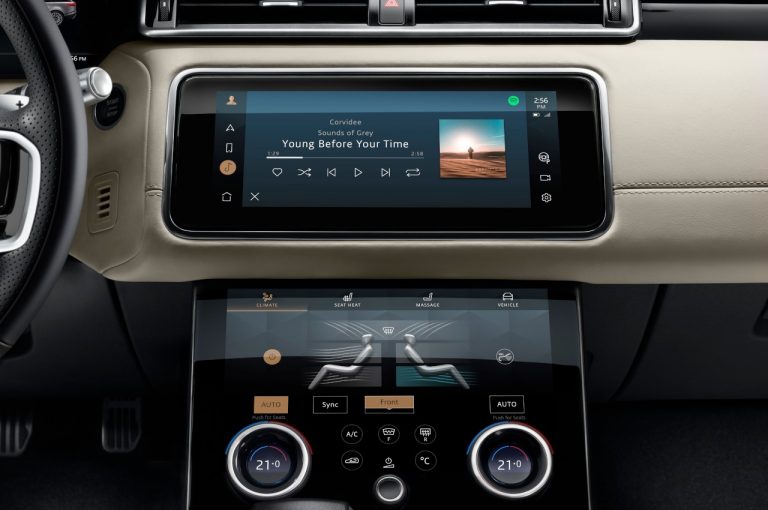Range Rover Velar 2021: immagini ufficiali