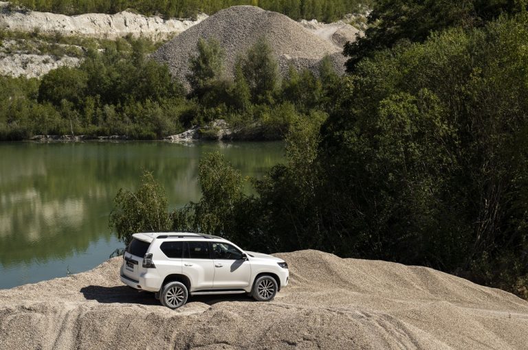 Toyota Land Cruiser 2021: immagini ufficiali