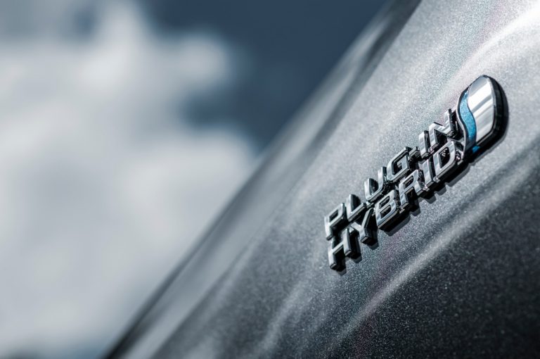 Toyota Rav4 Plug-in Hybrid 2021: immagini ufficiali