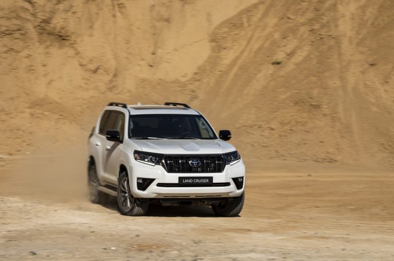 Toyota Land Cruiser 2021: immagini ufficiali