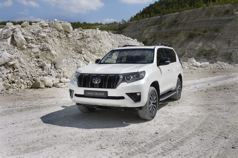 Toyota Land Cruiser 2021: immagini ufficiali