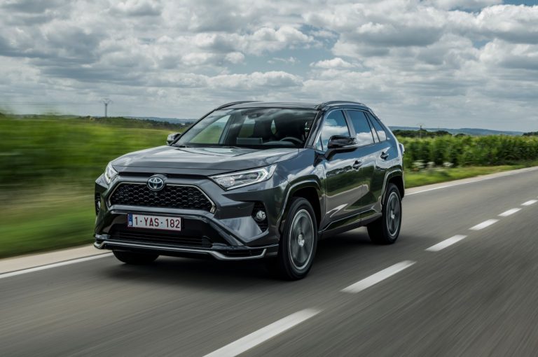 Toyota Rav4 Plug-in Hybrid 2021: immagini ufficiali
