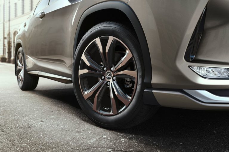 Lexus RX Sport Edition 2021: immagini ufficiali