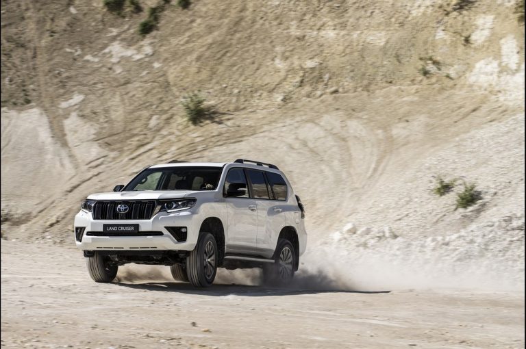 Toyota Land Cruiser 2021: immagini ufficiali