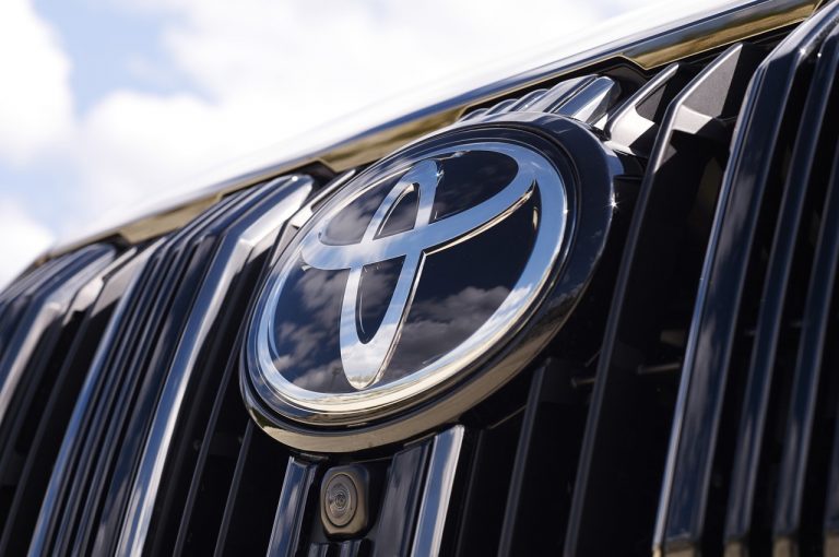 Toyota Land Cruiser 2021: immagini ufficiali