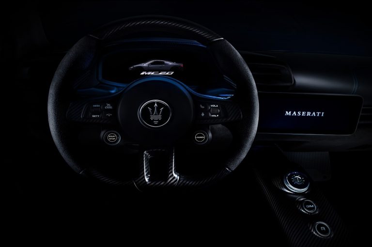 Maserati MC20: immagini ufficiali