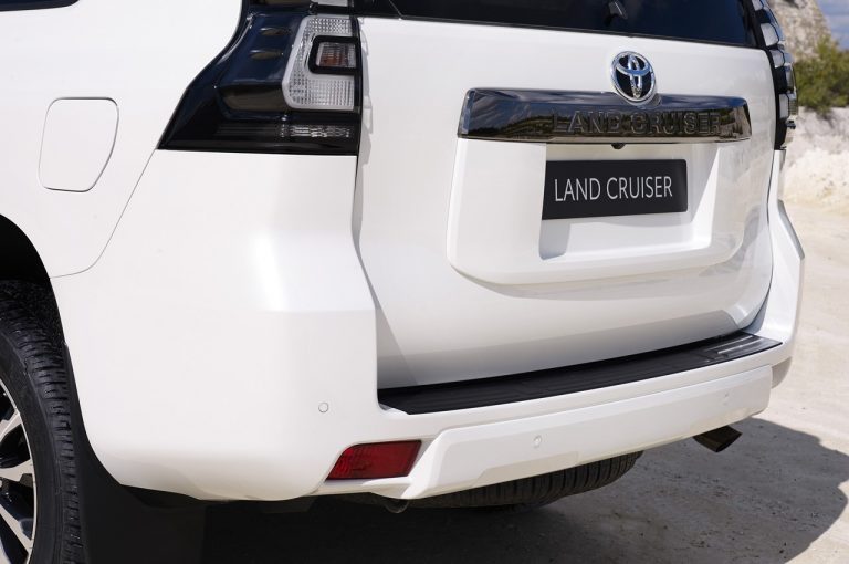 Toyota Land Cruiser 2021: immagini ufficiali