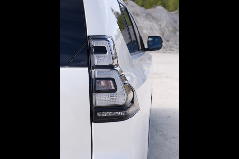 Toyota Land Cruiser 2021: immagini ufficiali