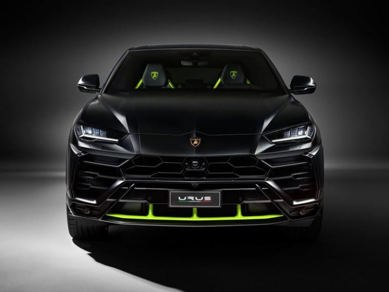Lamborghini Urus Graphite Capsule: immagini ufficiali