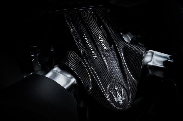 Maserati MC20: immagini ufficiali