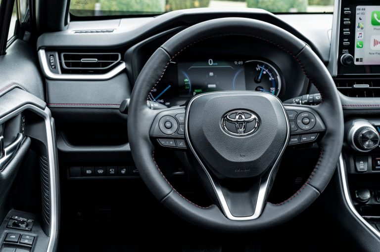 Toyota Rav4 Plug-in Hybrid 2021: immagini ufficiali