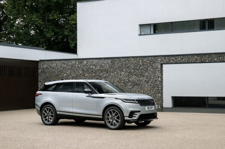 Range Rover Velar 2021: immagini ufficiali