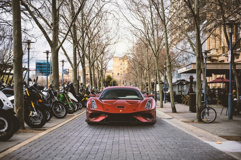 Brabham BT62 stradale 2020: immagini ufficiali