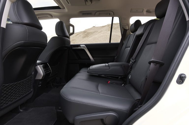 Toyota Land Cruiser 2021: immagini ufficiali