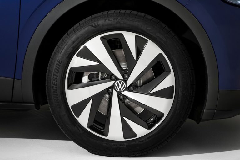 Volkswagen ID.4: immagini ufficiali