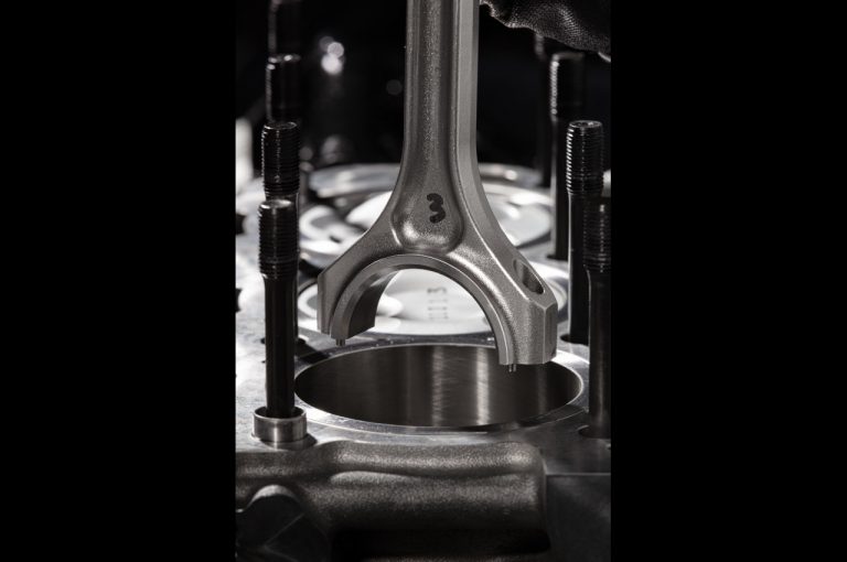 Maserati MC20: immagini ufficiali