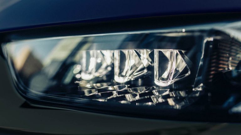 DS7 Crossback E-Tense Louvre: immagini ufficiali