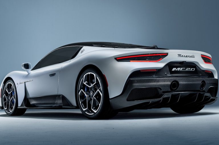 Maserati MC20: immagini ufficiali