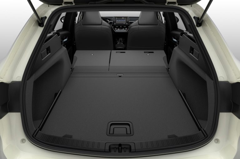 Suzuki Swace: immagini ufficiali