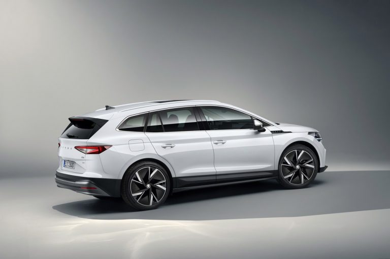 Skoda Enyaq iV: immagini ufficiali