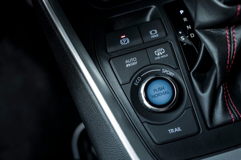 Toyota Rav4 Plug-in Hybrid 2021: immagini ufficiali