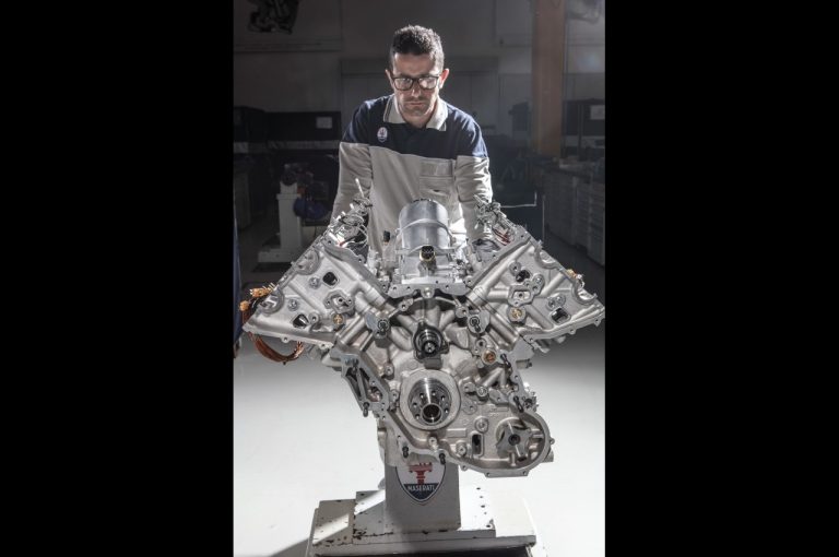 Maserati MC20: immagini ufficiali