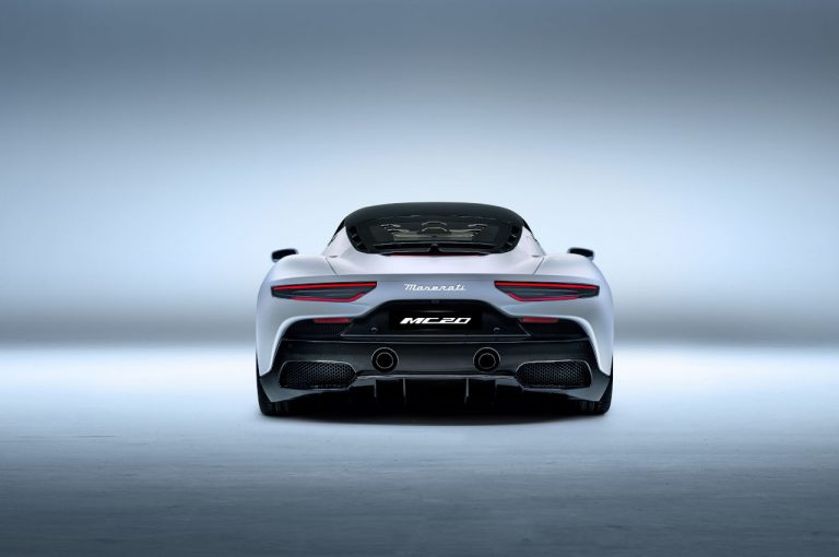 Maserati MC20: immagini ufficiali