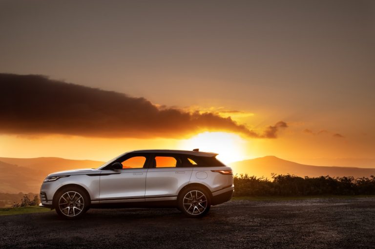 Range Rover Velar 2021: immagini ufficiali