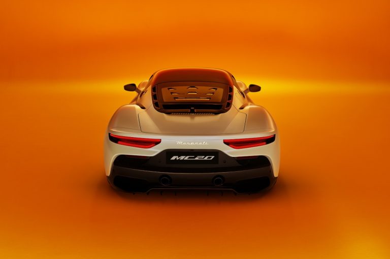Maserati MC20: immagini ufficiali