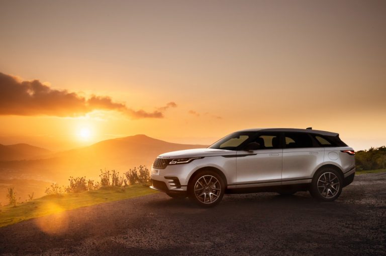 Range Rover Velar 2021: immagini ufficiali