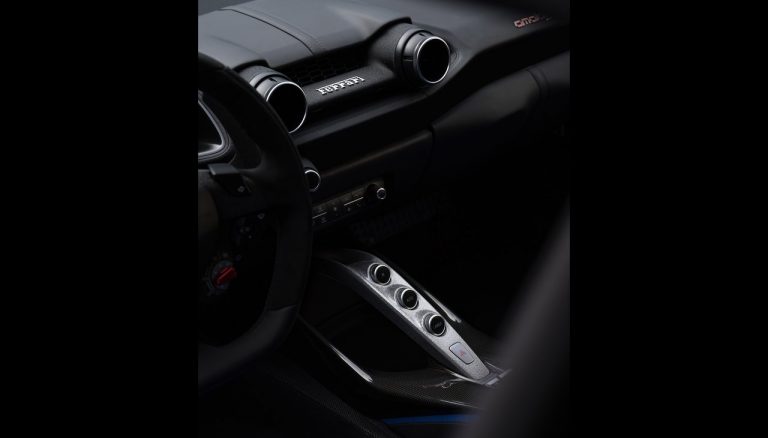 Ferrari Omologata: immagini ufficiali