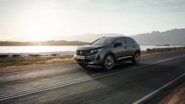 Peugeot 3008 restyling: immagini ufficiali