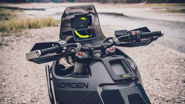 Husqvarna Norden 901: arrivano le immagini definitive