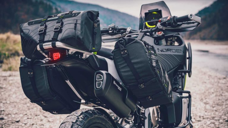 Husqvarna Norden 901: arrivano le immagini definitive