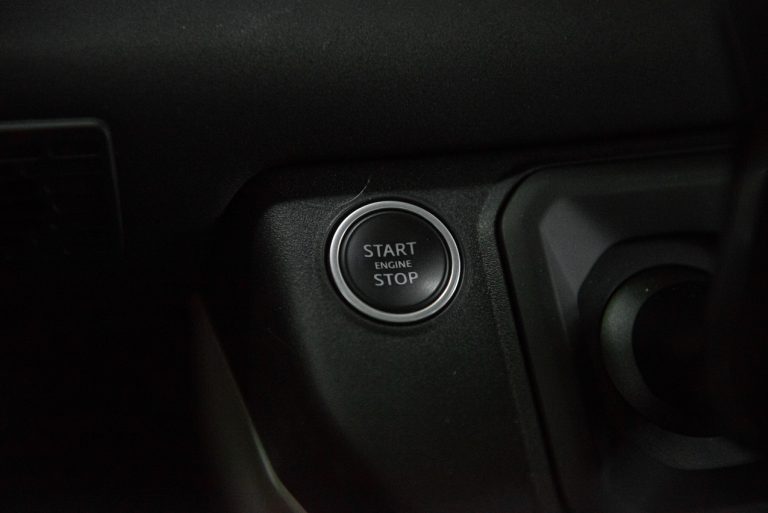 Land Rover Defender 2.0 SD4 S: la prova su strada