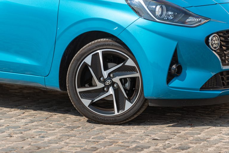 Hyundai i10 1.0 MT Prime: la prova su strada