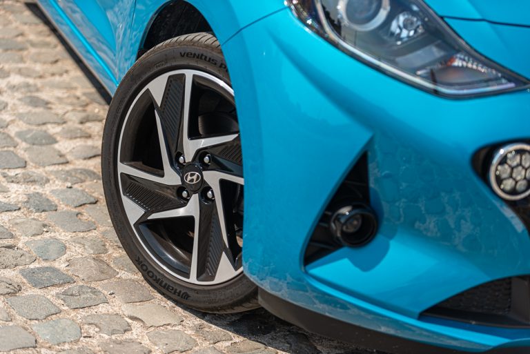 Hyundai i10 1.0 MT Prime: la prova su strada