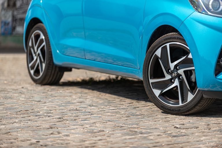 Hyundai i10 1.0 MT Prime: la prova su strada