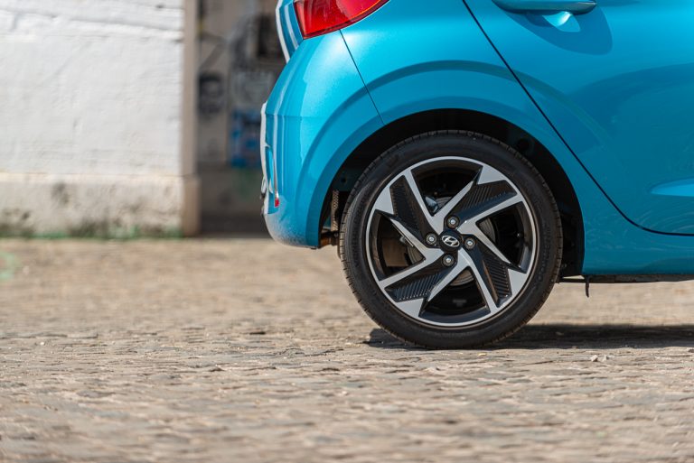 Hyundai i10 1.0 MT Prime: la prova su strada