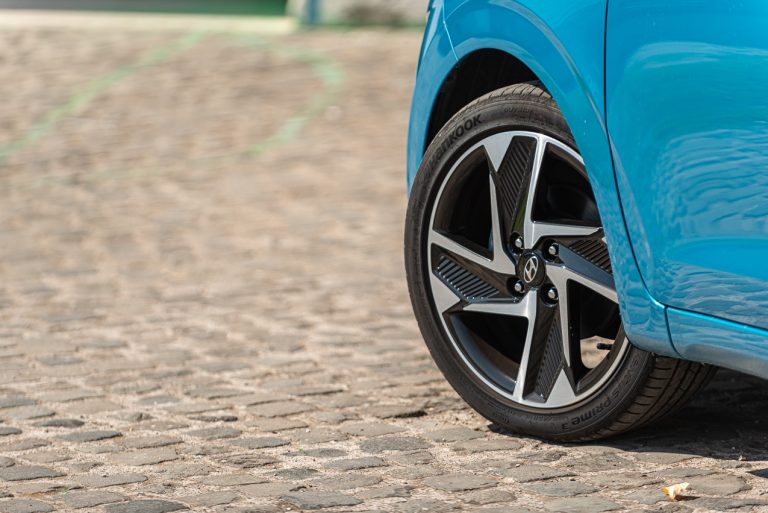 Hyundai i10 1.0 MT Prime: la prova su strada