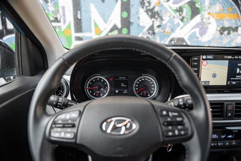 Hyundai i10 1.0 MT Prime: la prova su strada